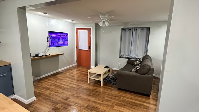 1824 5th St Unit A, Minneapolis, MN 55454 - living room featuring wood finished floors, a ceiling fan, and baseboards