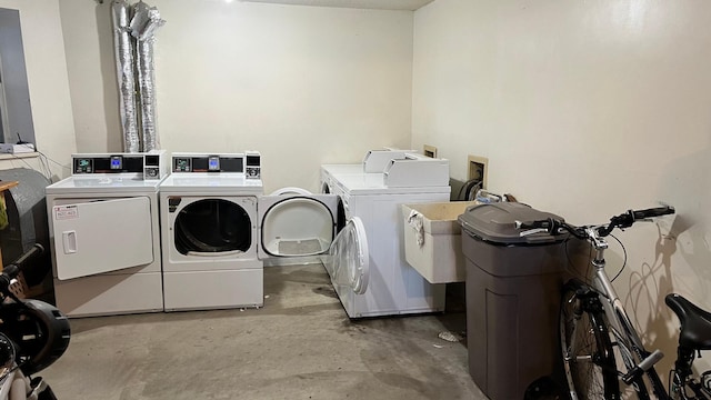 1824 5th St Unit A, Minneapolis, MN 55454 - community laundry featuring washing machine and clothes dryer