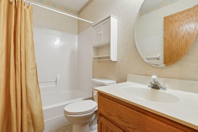 934 105th Ave NW, Coon Rapids, MN 55433 - full bathroom featuring toilet, vanity, and shower / bath combo