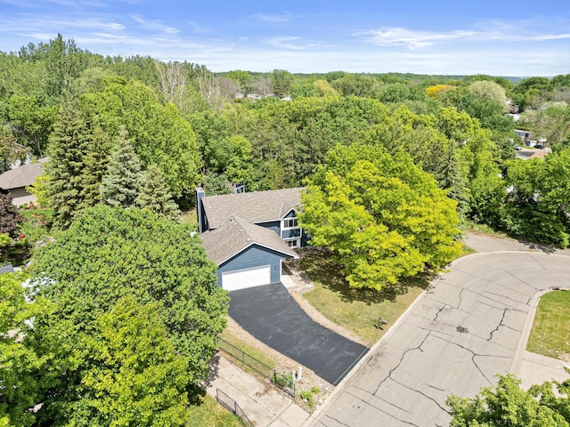 500 Ridge Ln, Chaska, MN 55318 - aerial view of property and surrounding area with a forest