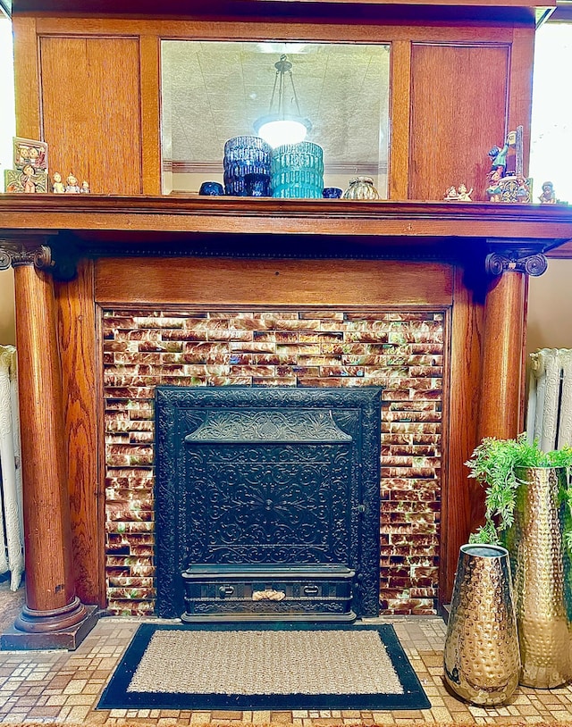 573 Rowland St, Tracy, MN 56175 - detailed view of a fireplace with flush hearth