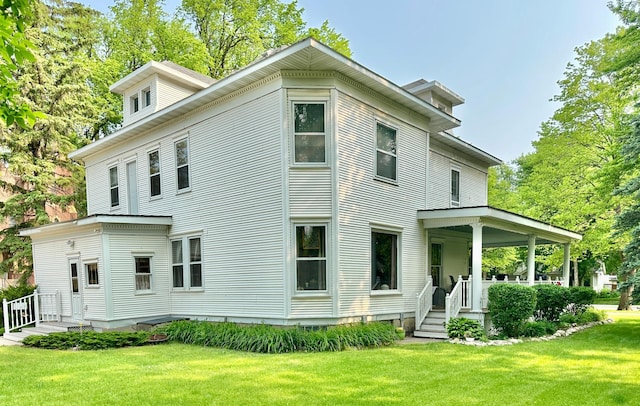 573 Rowland St, Tracy, MN 56175 - back of property with a lawn and a porch