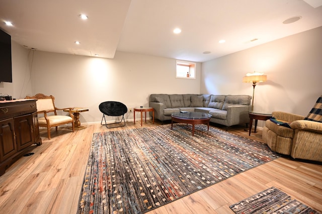 306 Windcrest Ln SE, New Prague, MN 56071 - living area featuring light wood-style flooring, recessed lighting, and baseboards