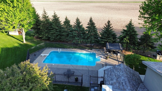 306 Windcrest Ln SE, New Prague, MN 56071 - view of swimming pool with a patio area