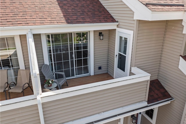 1925 Shenandoah Ct Unit F, Plymouth, MN 55447 - exterior view of a shingled roof, gutters, and a downspout