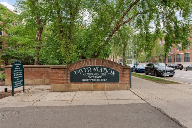 view of community / neighborhood sign