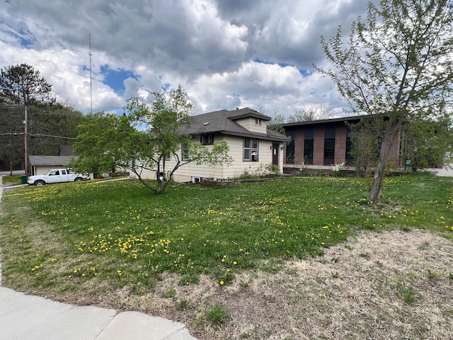 225 State St, Buhl, MN 55713 - view of front of home featuring a front yard
