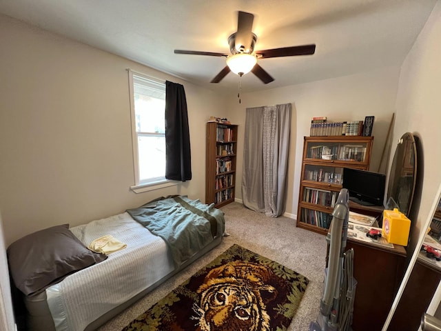 225 State St, Buhl, MN 55713 - bedroom featuring carpet floors, a ceiling fan, and baseboards