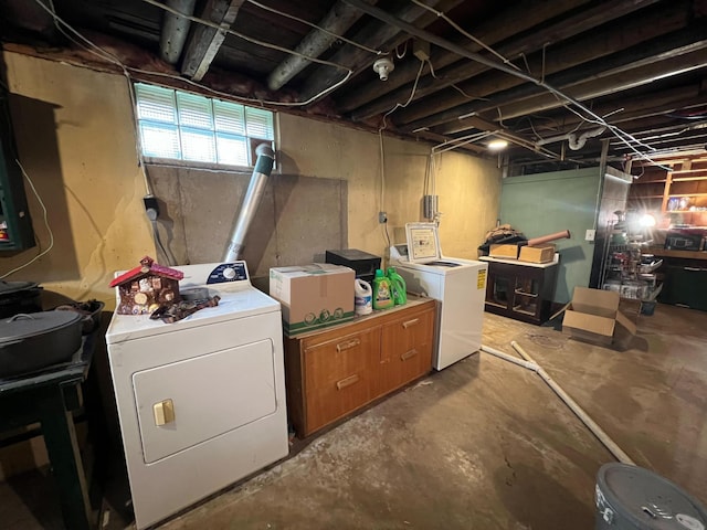 225 State St, Buhl, MN 55713 - below grade area with independent washer and dryer