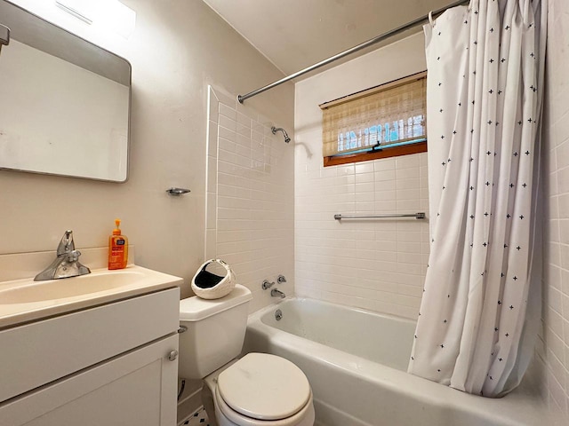 6565 White Pine Ln, Biwabik Twp, MN 55741 - bathroom featuring shower / bath combo, toilet, and vanity