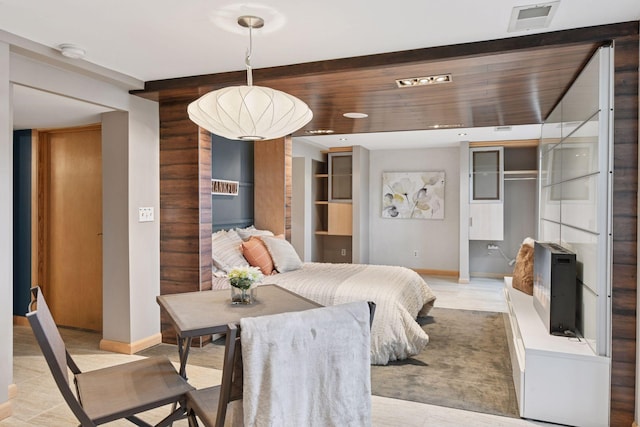 5016 Shady Oak Rd S, Minnetonka, MN 55343 - dining space featuring baseboards