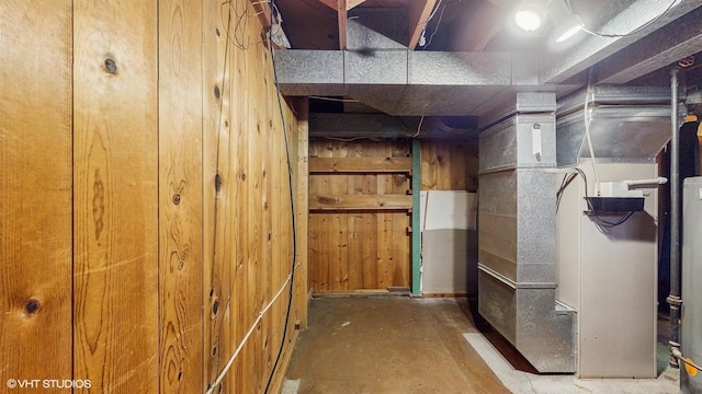 718 Atwood St S, Shakopee, MN 55379 - utility room with heating unit