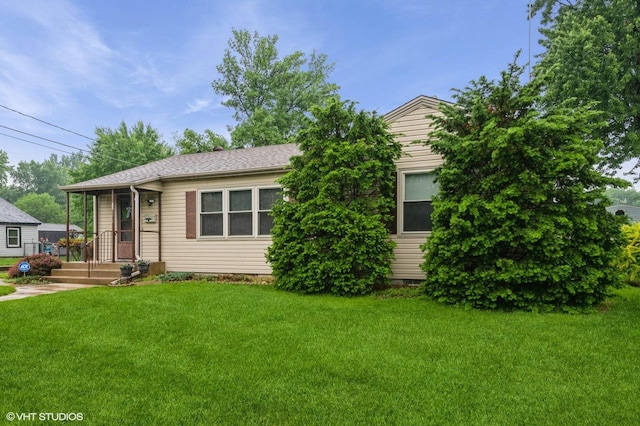 718 Atwood St S, Shakopee, MN 55379 - view of front of house featuring a front yard