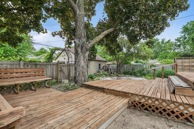 4207 Vincent Ave, Minneapolis, MN 55412 - deck with a fenced backyard