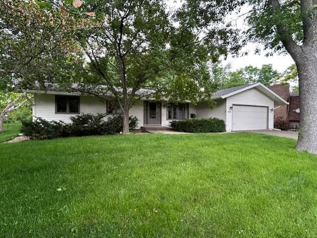 9020 High Point Cir, Eden Prairie, MN 55347 - ranch-style home with a garage, a front yard, and driveway