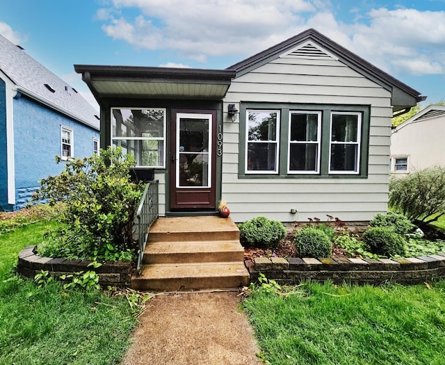 1093 Smith Ave S, West Saint Paul, MN 55118 - bungalow-style house featuring entry steps