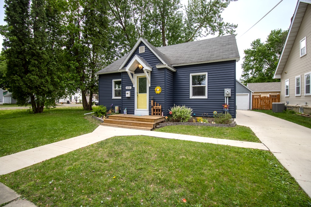 603 8th St NW, Austin, MN 55912 - photo 1