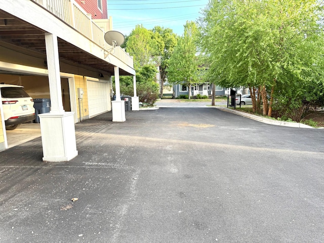 628 20th Ave S, Minneapolis, MN 55454 - view of asphalt road