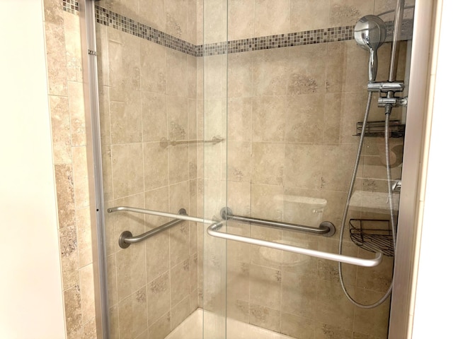 628 20th Ave S, Minneapolis, MN 55454 - full bath with a shower stall