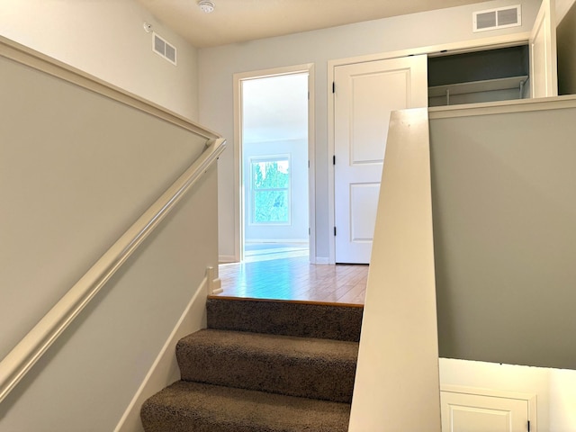 628 20th Ave S, Minneapolis, MN 55454 - stairway with wood finished floors