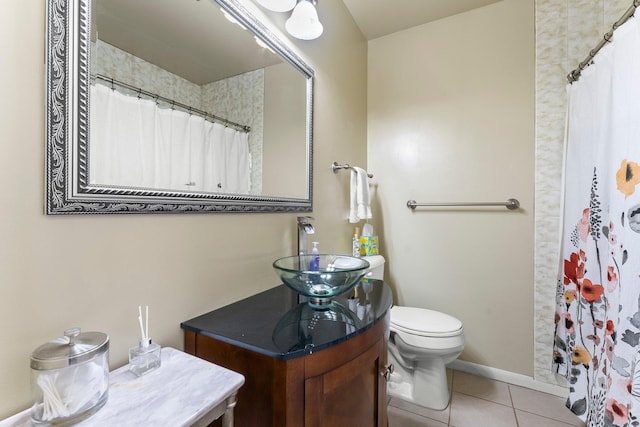 18520 29th Ave N, Plymouth, MN 55447 - bathroom with tile patterned flooring, vanity, and curtained shower