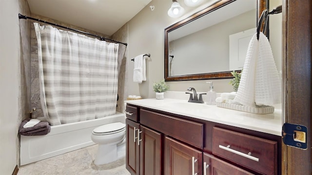 2762 134th St W, Rosemount, MN 55068 - full bath featuring shower / bath combo with shower curtain, vanity, and toilet