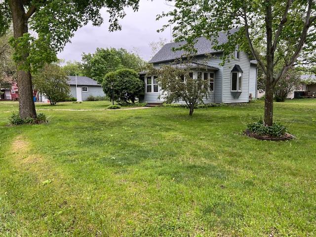 323 Weisel St, Litchfield, MN 55355 - view of grassy yard
