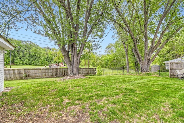 11131 Magnolia St NW, Coon Rapids, MN 55448 - view of yard