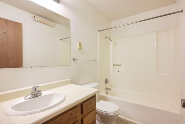 221 Grand Ave W Unit 314, South Saint Paul, MN 55075 - bathroom with toilet, bathing tub / shower combination, and vanity