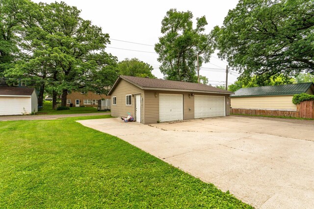 504 Laurel St, Fergus Falls, MN 56537 - view of detached garage
