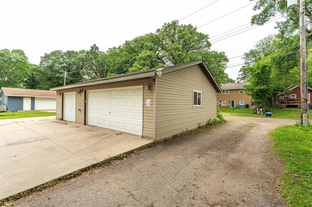 504 Laurel St, Fergus Falls, MN 56537 - view of detached garage