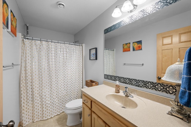 1665 3rd St SW, New Brighton, MN 55112 - bathroom with toilet, vanity, tile patterned floors, and a shower with curtain
