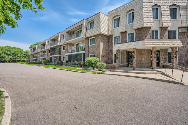 255 Westview Dr Unit 305, West Saint Paul, MN 55118 - view of building exterior