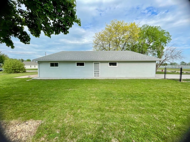 729 10th St E, Wabasha, MN 55981 - back of property featuring a patio