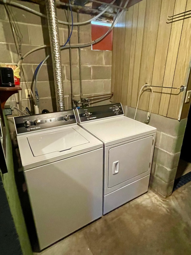 729 10th St E, Wabasha, MN 55981 - washroom with washer and clothes dryer