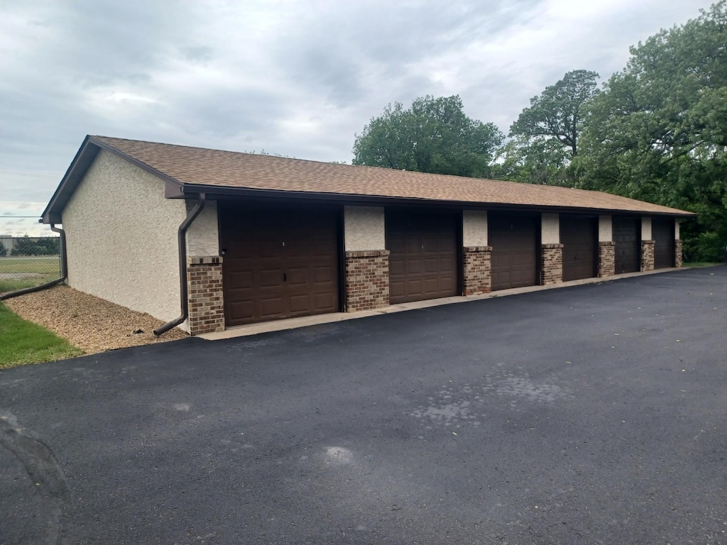 149 Riverview Dr Unit 5, Monticello, MN 55362 - view of garage
