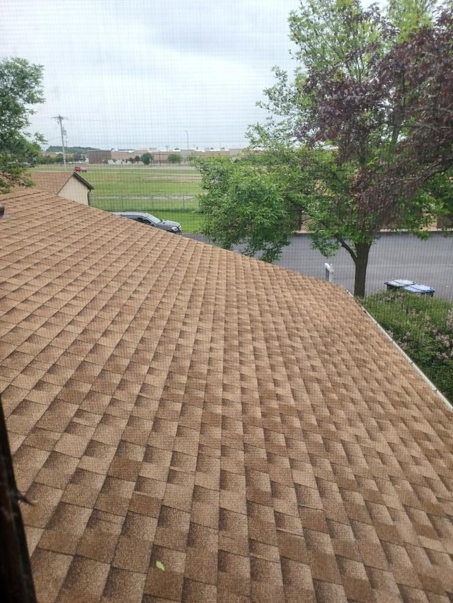 149 Riverview Dr Unit 5, Monticello, MN 55362 - exterior view of a shingled roof