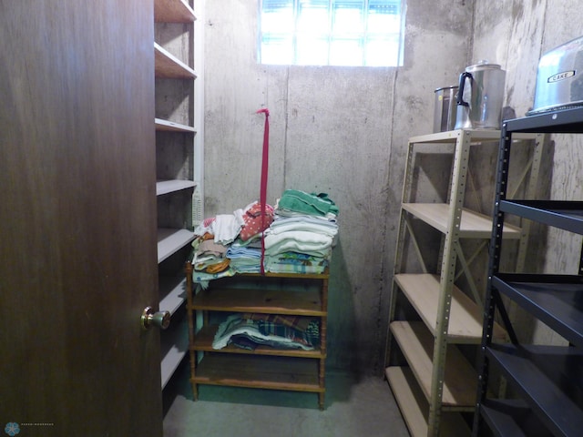 423 9th St N, Wahpeton, ND 58075 - view of storage room