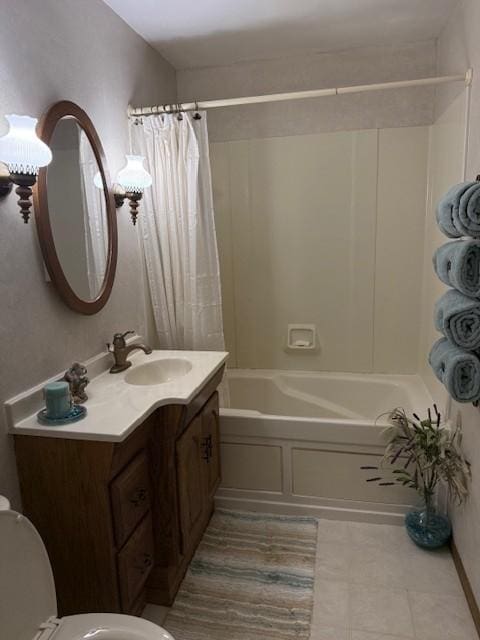 106 Morningside Rd, Albert Lea, MN 56007 - bathroom with shower / tub combo, toilet, and vanity