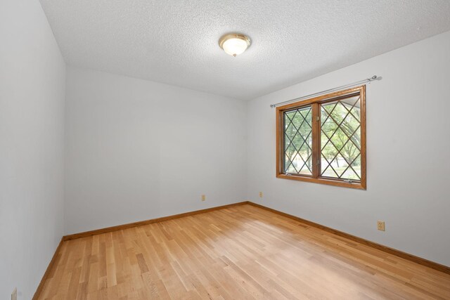 1527 Clarendon Dr, Minnetonka, MN 55391 - photo 29
