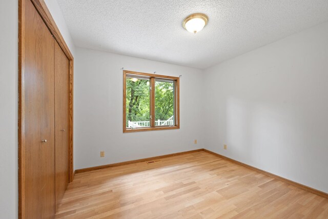 1527 Clarendon Dr, Minnetonka, MN 55391 - photo 26