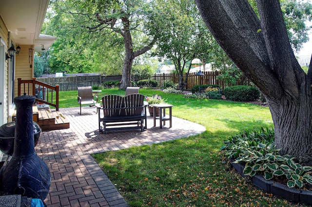 view of yard with a patio