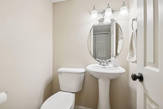 1686 Walnut Ln, Eagan, MN 55122 - half bath with toilet