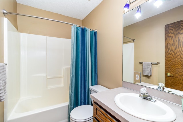 39 154th Ave NE, Ham Lake, MN 55304 - bathroom with shower / bath combo, vanity, and toilet
