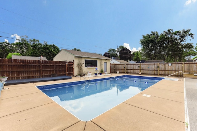 864 Howard St N, Saint Paul, MN 55119 - view of swimming pool with a fenced backyard and a patio