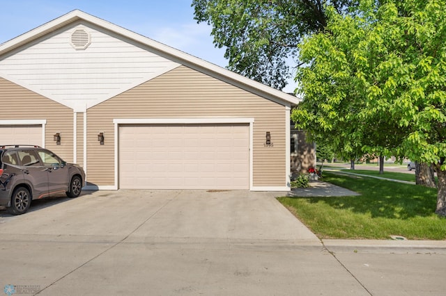 1395 Highpointe Dr N, Fargo, ND 58102 - garage with concrete driveway