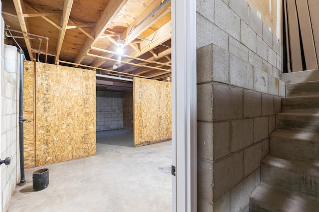 8464 Greenwood Dr, Mounds View, MN 55112 - view of unfinished below grade area