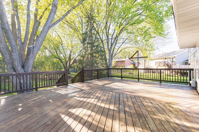 8464 Greenwood Dr, Mounds View, MN 55112 - view of deck