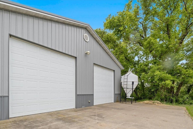 25809 Virgo St NE, Oxford Twp, MN 55079 - view of detached garage