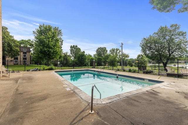4207 Lakeside Ave N Unit 328, Brooklyn Center, MN 55429 - community pool featuring a patio